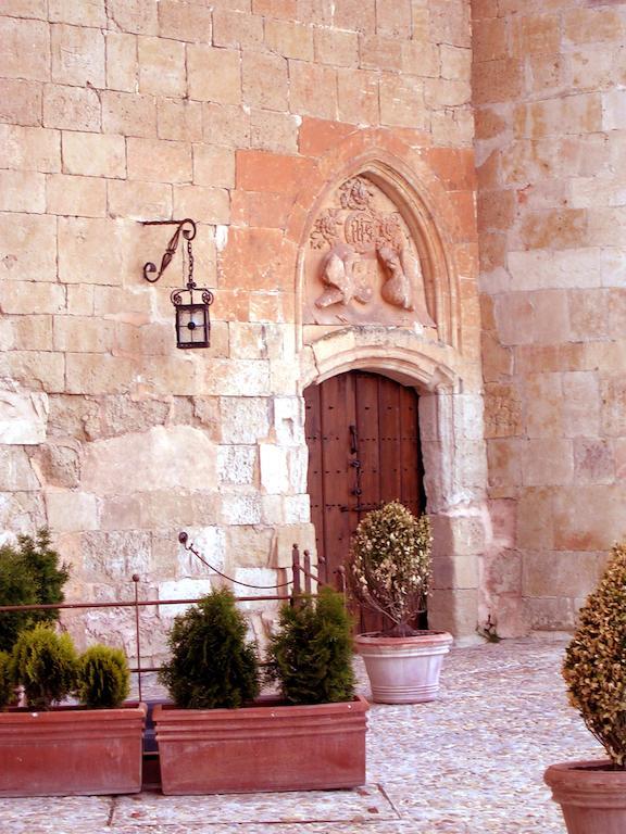 Posada Real Castillo del Buen Amor Topas Exterior foto