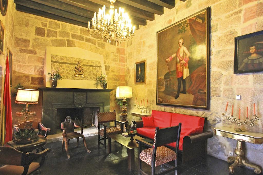 Posada Real Castillo del Buen Amor Topas Exterior foto