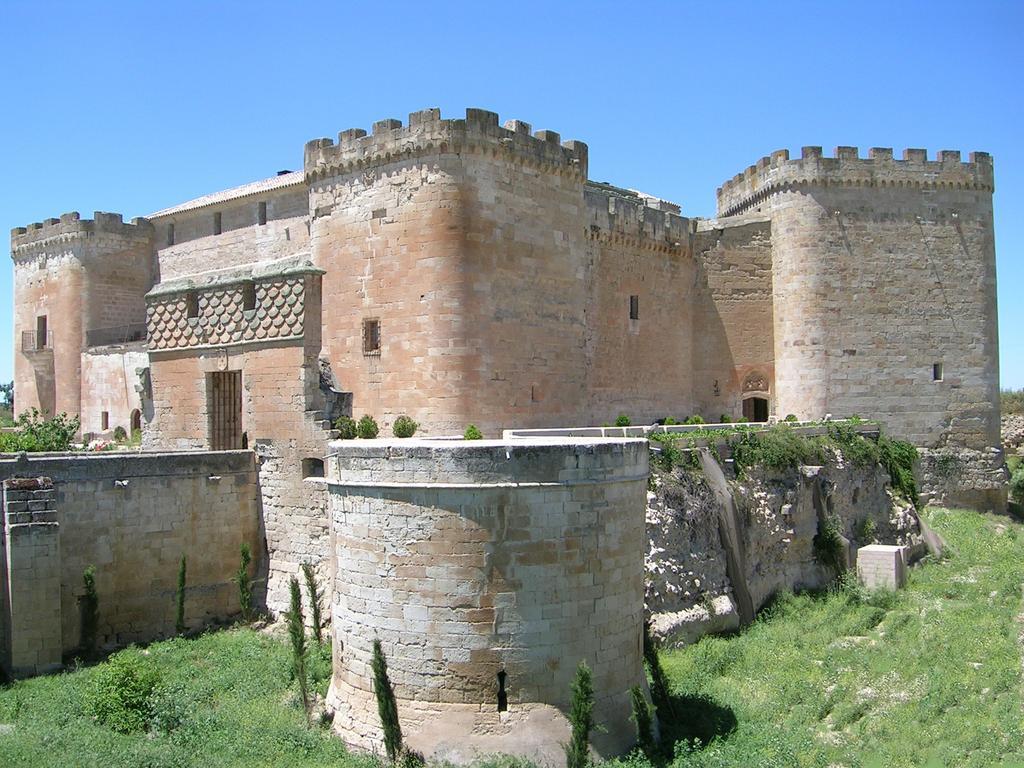 Posada Real Castillo del Buen Amor Topas Exterior foto